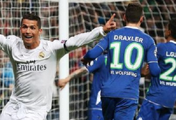 Ronaldo gia hạn với Real, Ibra nghỉ trận gặp Arsenal