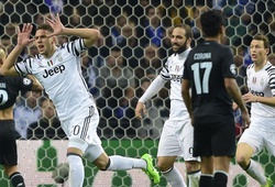 Ghi 2 bàn trong 2 phút, Juventus vượt qua 10 cầu thủ Porto