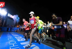 Hàng ngàn runner xuất phát trong đêm tại HCMC Marathon 2018