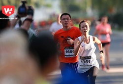 Ngả mũ trước nghị lực của các "bóng hồng" trên đường đua marathon Đà Nẵng