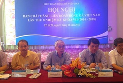 Chủ tịch Lê Hùng Dũng làm chủ tọa cuộc họp BCH VFF lần thứ 8