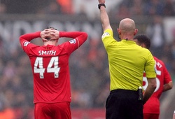 Premier League, Swansea 3-1 Liverpool: Chấp nhận buông