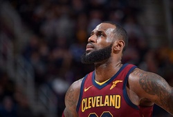 Tin NBA 30/12: LeBron James 33 tuổi vẫn chạy tốt nhờ... rượu vang