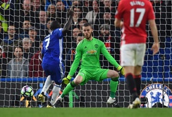 “Cài bẫy” Mourinho, Chelsea nghiền nát Man Utd