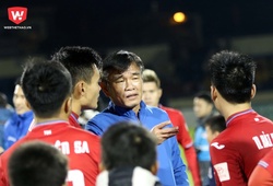 Hết V.League, các cầu thủ “thở ra khói” để thi đấu