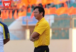 Cầu thủ SHB Đà Nẵng bật khóc khi HLV Huỳnh Đức nói lời chia tay