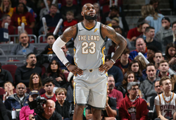 NBA 2017-18: LeBron James sắm vai người hùng