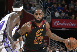 NBA 2017-18: LeBron James vung gươm kết liễu “những vị Vua”