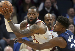 NBA 2017-18: LeBron James bị kèm chết, Cavaliers thua cách biệt