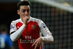 Mesut Oezil lại oán trách Arsenal