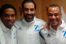 Màn khởi động đầy ngẫu hứng của Ronaldinho, Pires và Cafu