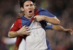 Nhân vật siêu kinh điển: Hattrick đầu tiên của Lionel Messi