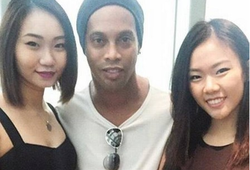 Sức hút khủng khiếp của Ronaldinho tại sân bay quốc tế Singapore 