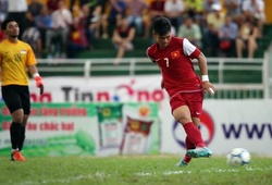 Tình huống xấu chơi như Pepe của cầu thủ U21 Singapore với Xuân Mạnh