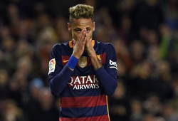 Thua trận, Neymar cay cú tát cầu thủ Valencia