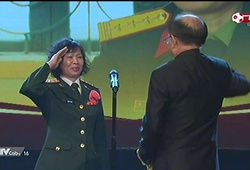 Xạ thủ Đặng Thị Đông nhận giải "Thành tựu trọn đời"