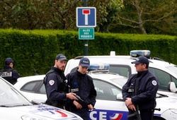 IS giết hại cảnh sát ở Paris, nguy cơ khủng bố EURO lại hiện hữu