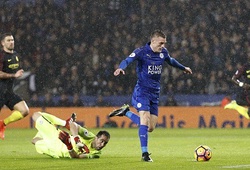 Jamie Vardy lập hat-trick, Leicester nhấn chìm Man City