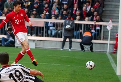 Lewandowski lập cú đúp, Bayern lập cột mốc ghi bàn liên tiếp