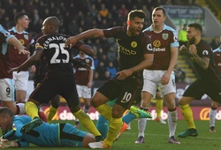 KẾT THÚC, Burnley 1-2 Man City: Aguero tỏa sáng, Man City tạm dẫn đầu bảng