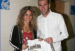 Bạn gái Pique ủng hộ Zidane?   