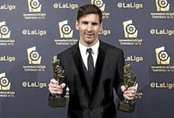 Messi qua mặt Ronaldo giành 2 giải thưởng danh giá La Liga