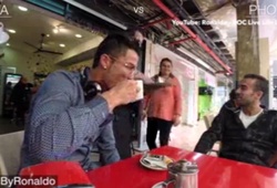 Ronaldo muốn uống trà cũng không yên