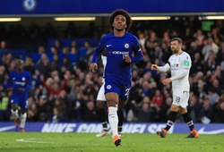 Video: Willian lập kỷ lục ghi bàn, Chelsea đánh bại Palace áp sát Top 4