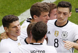 Bảng C: Ba Lan và Đức vào vòng 1/8, Bắc Ireland tiếp tục hy vọng