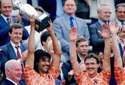 Danny Van Bakel: "Tình yêu bóng đá khởi nguồn từ EURO 1988"