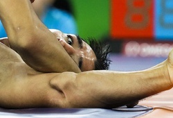 Ilyasov gặp chấn thương rợn người trong lần đầu tham dự Olympic 