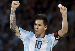 Messi phá kỷ lục ghi bàn của Batistuta với tuyệt phẩm đá phạt