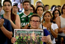 Toàn thế giới hướng về CLB Brazil xấu số gặp thảm kịch rơi máy bay
