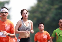 Theo chân Hoa hậu Mai Phương Thúy chạy giải Longbien Marathon