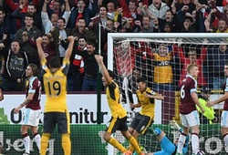 Burnley 0-1 Arsenal: Người hùng Laurent Koscielny