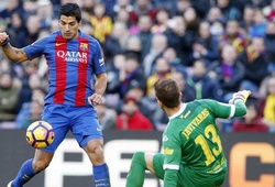 Video: Luis Suarez thăng hoa, Barca "dội bom" vào lưới Las Palmas