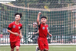 Video: Phú Đô thắng dễ Võ Thị Sáu ở trận khai mạc VCK U13 Bóng đá học đường
