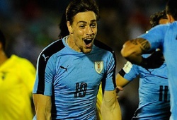 Video: Carlos Sanchez thăng hoa, giúp Uruguay vượt qua Ecuador
