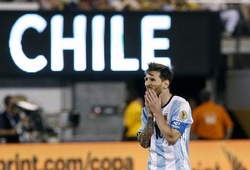 Video: Messi khóc nức nở sau khi thua Chile trong trận chung kết 