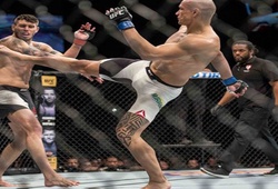 Video UFC FN 88: Chris Camozzi vs. Vitor Miranda 