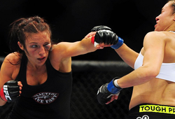 Video UFC FN 89: Valerie Letourneau vs. Joanne Calderwood 