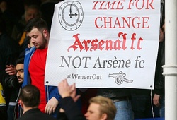 Giới chủ Arsenal quyết giữ Arsene Wenger: Ôm già hóa dại?