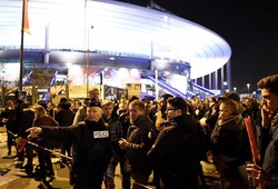 Khủng bố sân Stade de France: "Bom hẹn giờ” tại các SVĐ