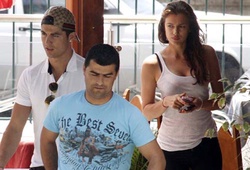 Ronaldo thuê dân “xì ke ma túy” bảo vệ tượng