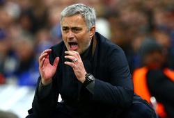 Tất cả chống lại Mourinho: “Người đặc biệt” thành “Người bị cô lập”