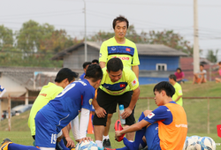 Văn Toàn băng bó trước trận U23 Việt Nam gặp U23 Uzbekistan