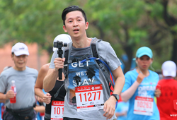 Vừa chạy vừa livestream: Xu hướng tham dự marathon 2018