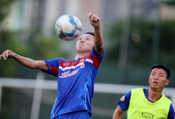 Cầu thủ Việt Nam duy nhất không ngán sân cỏ nhân tạo của Campuchia