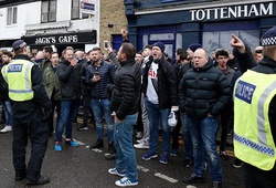 CĐV Arsenal và Tottenham ẩu đả trước trận derby