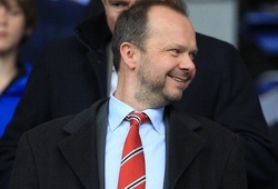 Man Utd: Giữ Van Gaal để đánh bóng Ed Woodward?